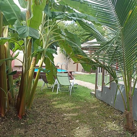Gites Monoi 4 Personnes Avec Piscine Privee Saint-Francois  Exterior foto